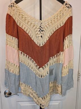 NWT Red Velvet Boho Crochet Colorblock Poncho Tunic Bell Sleeve No Size